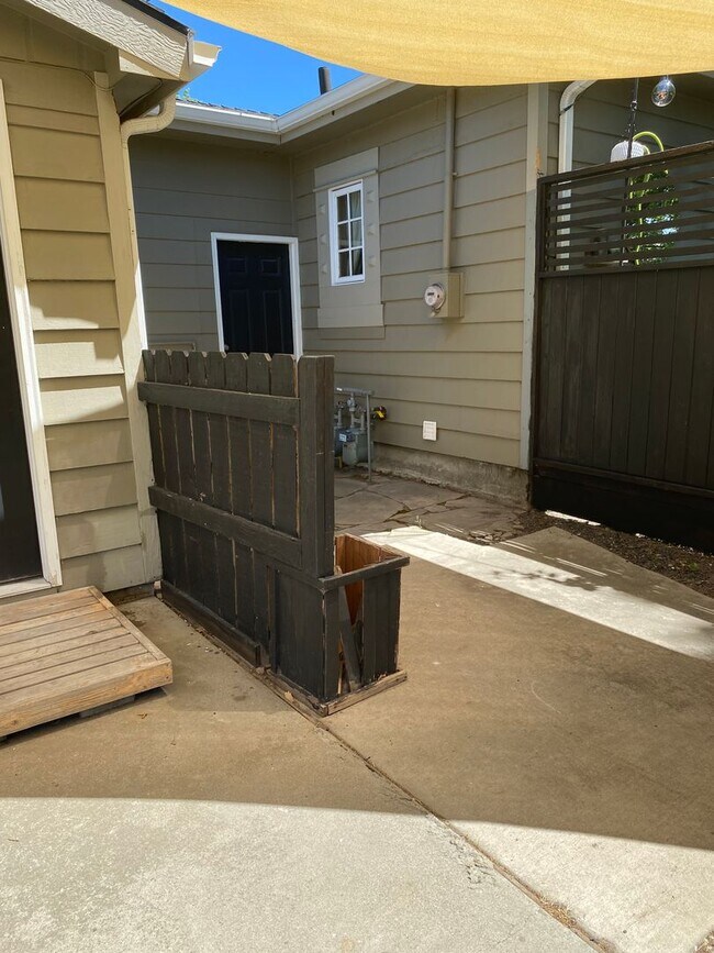 Building Photo - 1 Bedroom Home next to the Whitewater Park...