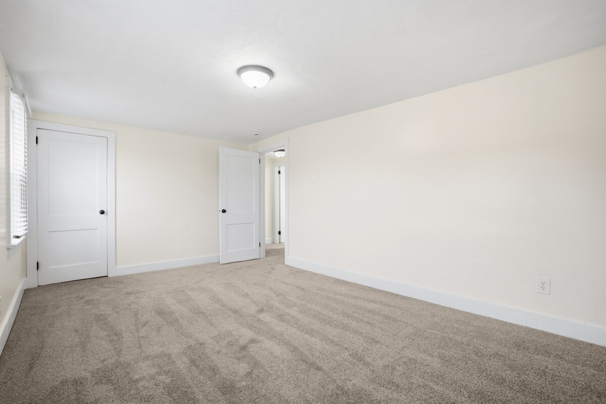 Building Photo - 437 5th St