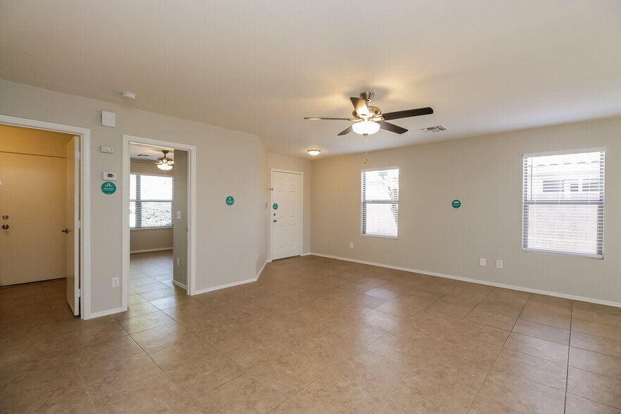 Building Photo - 2313 W 23rd Ave