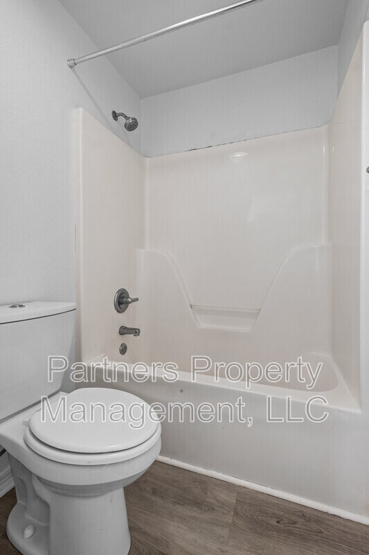 Building Photo - 1174 W Hendrix St