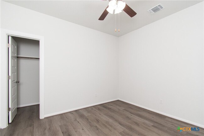 Building Photo - 6808 Verona Pl