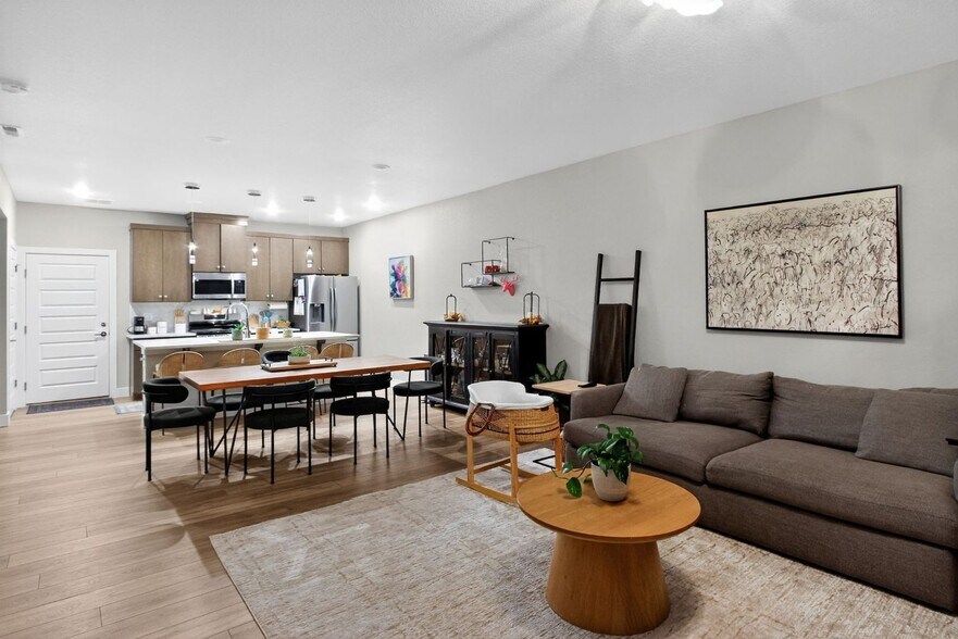 Building Photo - 16370 Alzere Pl