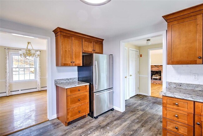 Building Photo - 12 Whalen Dr