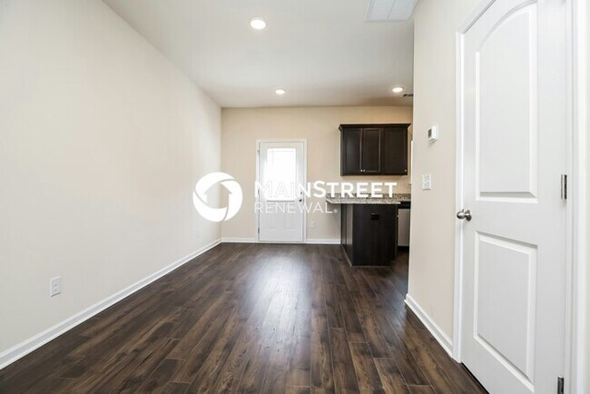 Building Photo - 3 Bedroom Pet-Friendly Home in La Vergne, TN with Main Street Renewal