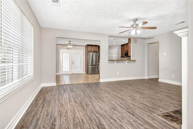 Building Photo - 2611 Desert Sage Dr