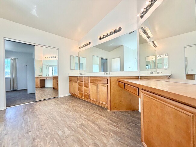 Building Photo - Spacious 3 Bedroom Home with Loft, Large Backyard & 2 Car Garage