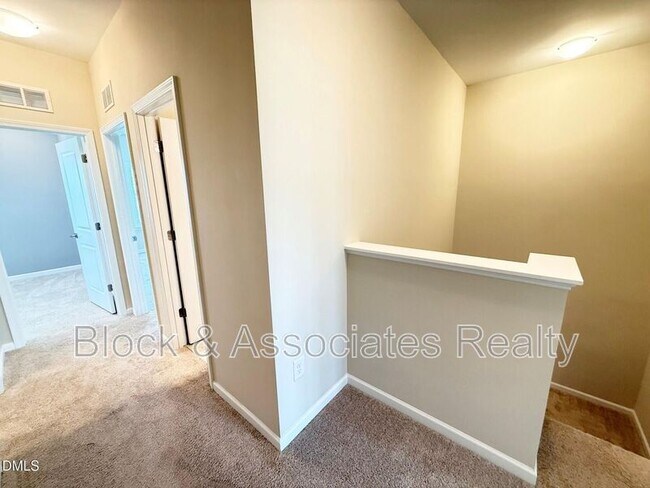 Building Photo - 537 Austin View Blvd
