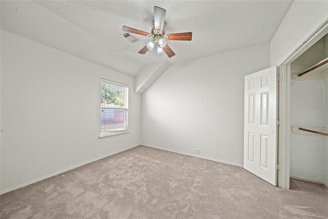 Building Photo - 11843 Leaf Oak Dr
