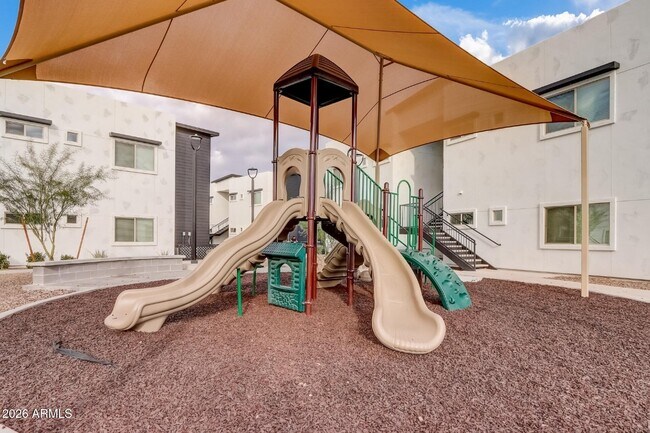 Building Photo - 9160 N 67th Ave