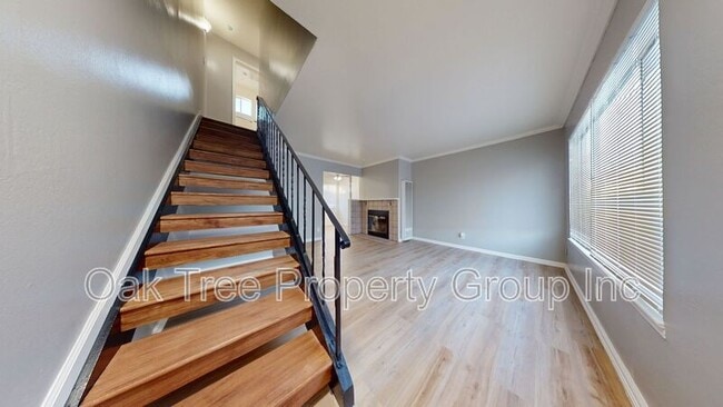 Building Photo - 418 6th St