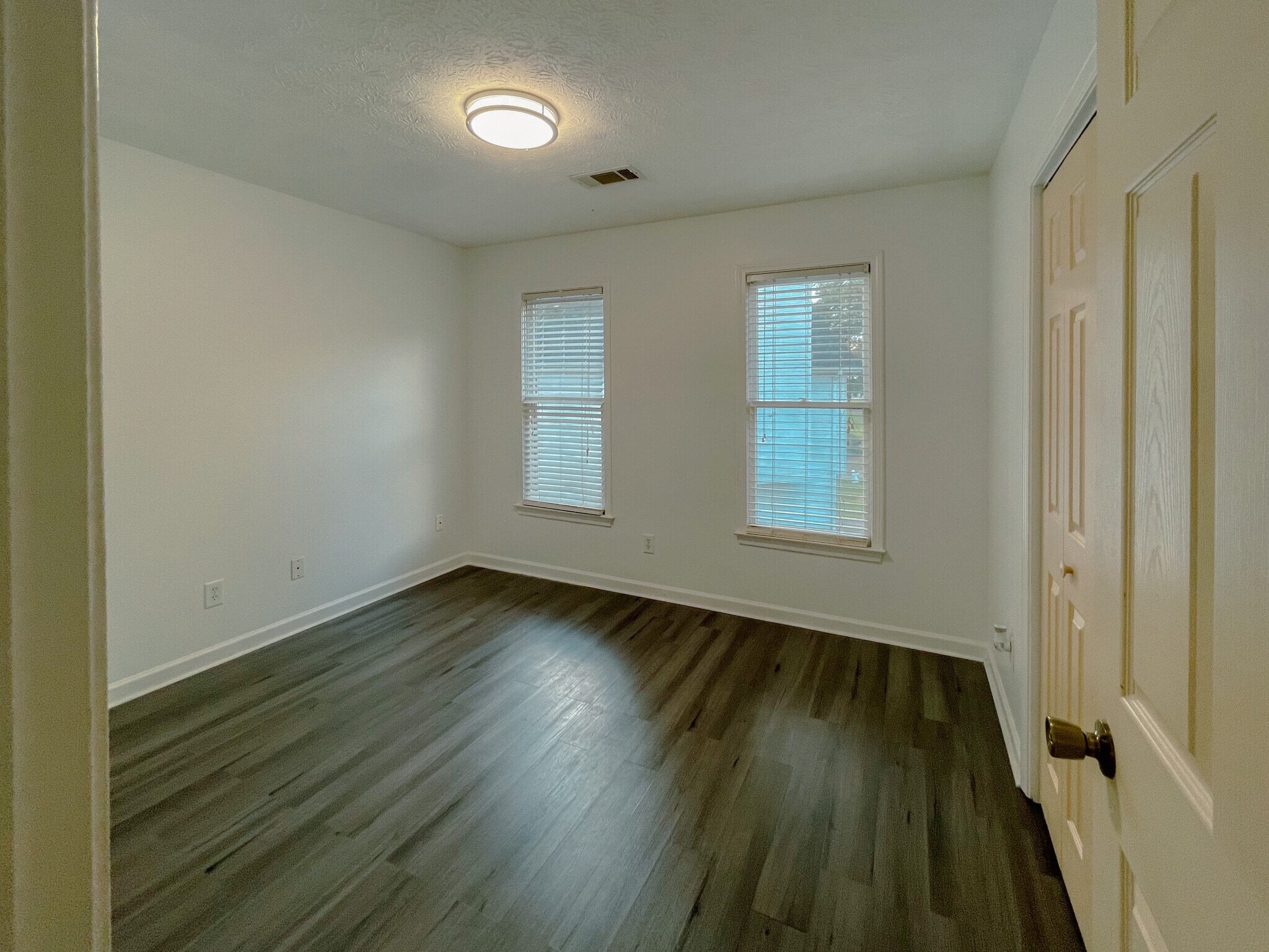 Room 3 - 330 Fountainmist Trail