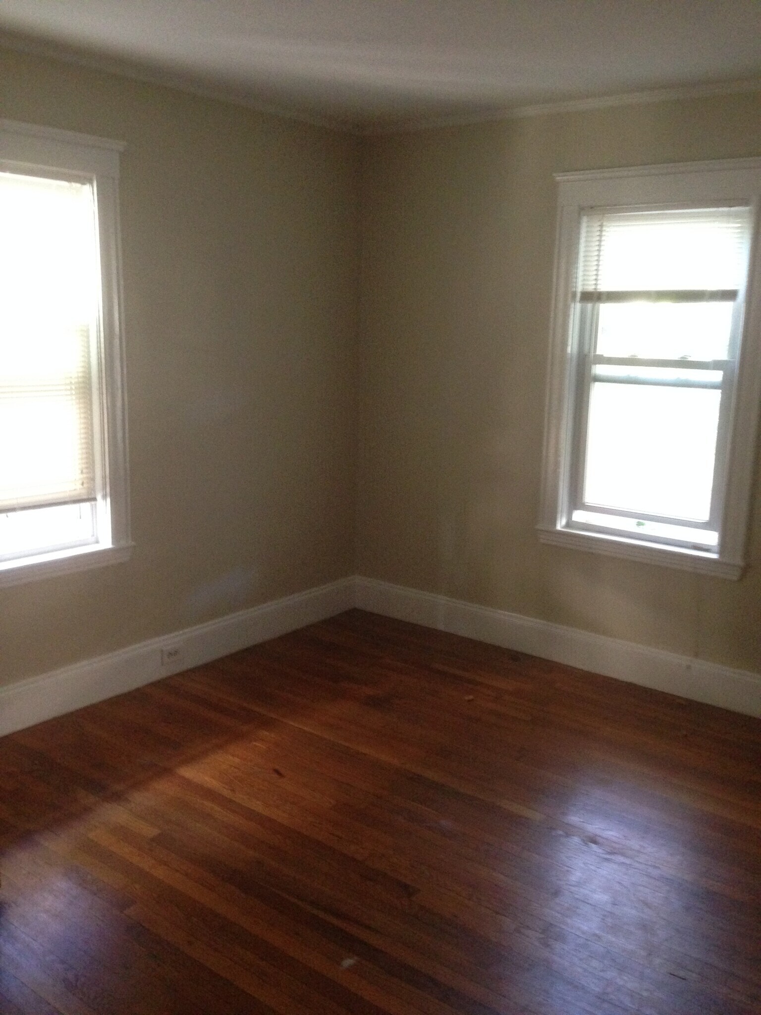 Building Photo - 98 Forest Hills St