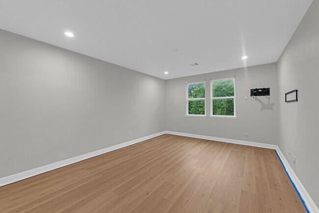 Building Photo - 5020 Sayers St