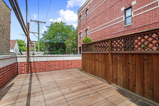 Building Photo - 5254 N Ashland Ave