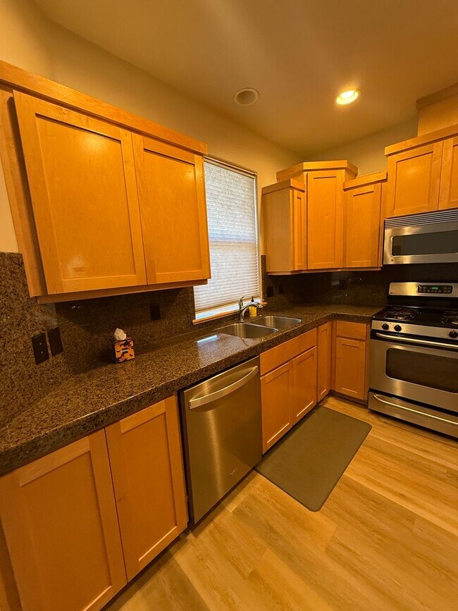 Building Photo - 3170 Juniper Ridge Dr