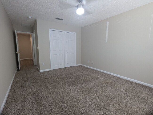 Building Photo - 3/2 WITH A GREAT PRICE AND READY FOR IMMED...
