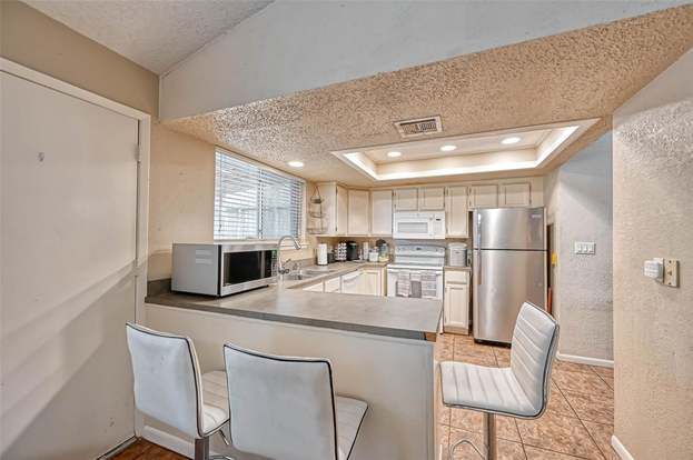 Building Photo - 21631 Park Villa Dr