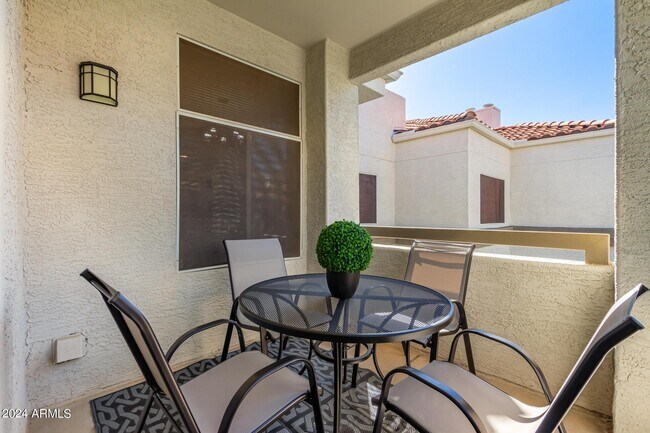 Building Photo - 11375 E Sahuaro Dr