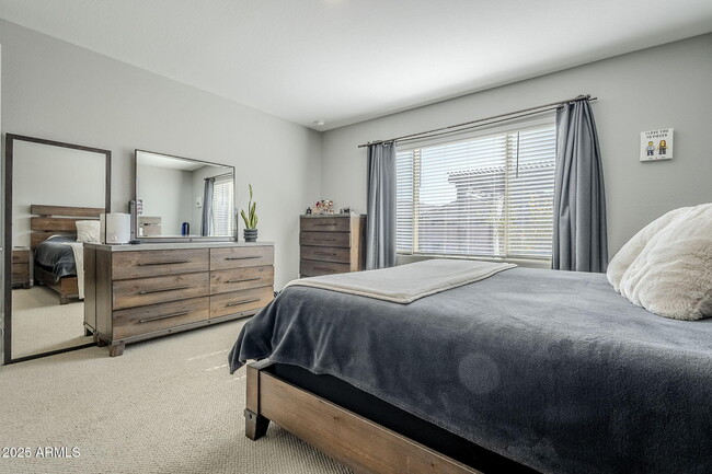 Building Photo - 9935 E Thornbush Ave