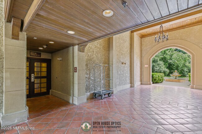 Building Photo - 955 Registry Blvd