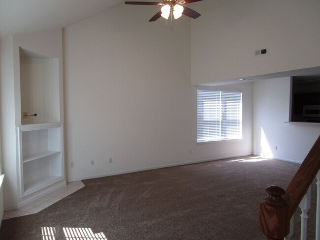 Building Photo - 5001-5003 Betty Jean Way