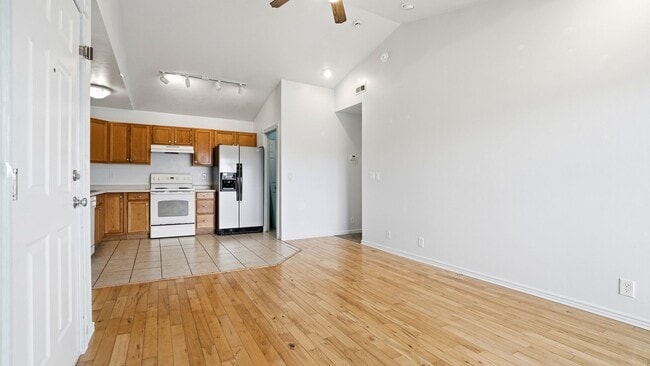 Building Photo - 3 Bedroom 2 Bath Unit in Magna! *$500 off first month of rent!!*
