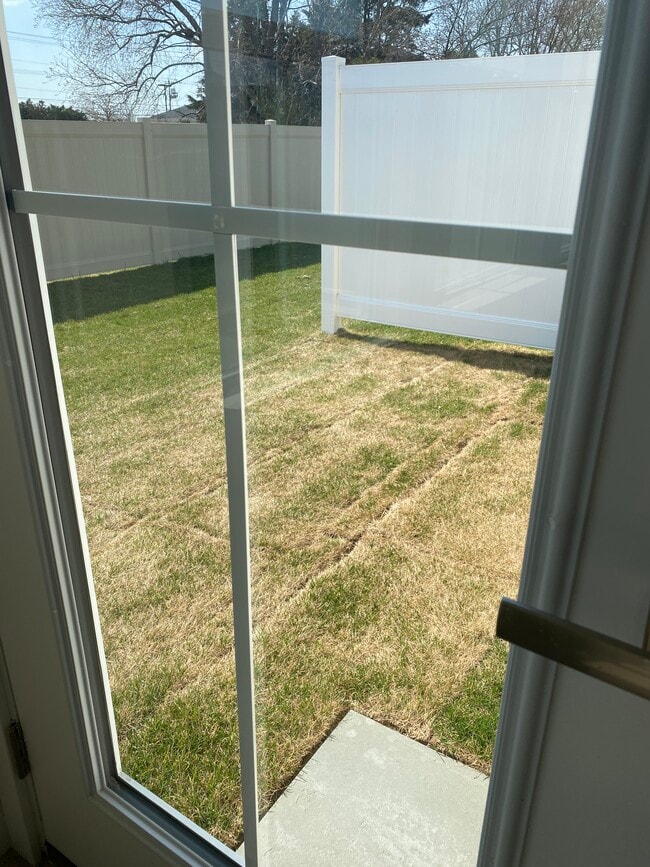 Building Photo - 18034 Seaview Ln