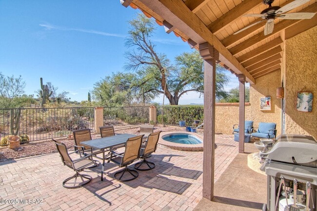 Building Photo - 1148 Cam Diestro