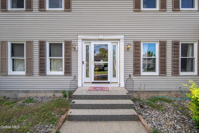 Building Photo - 31 Berkshire Dr