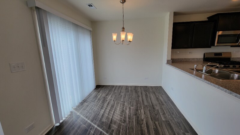 Building Photo - 200 Goldenrod Dr