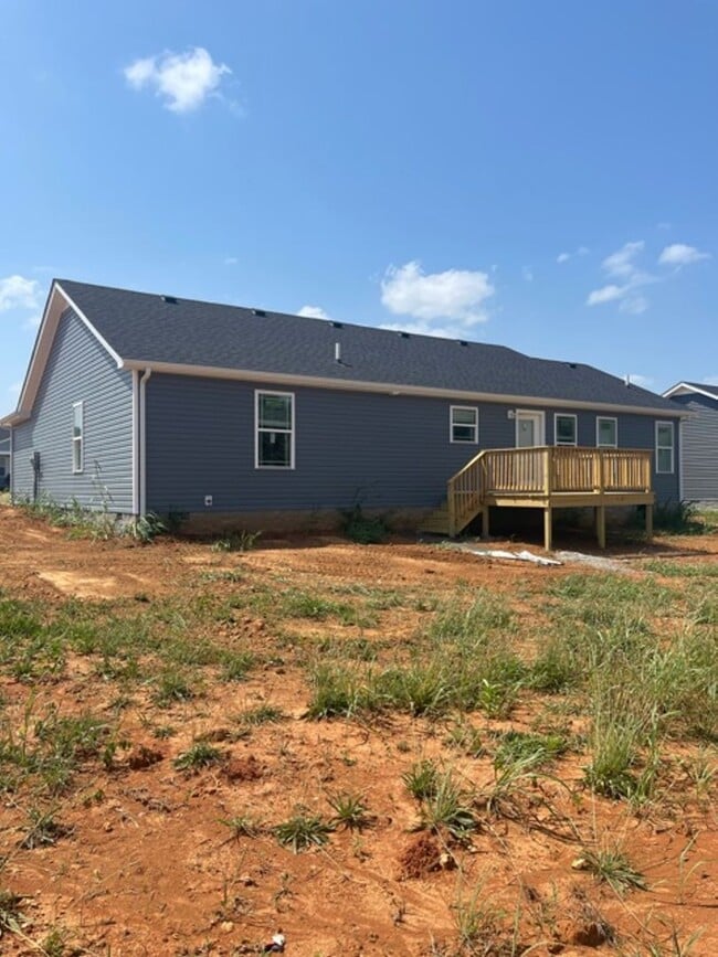 Building Photo - 488 Labrador Dr