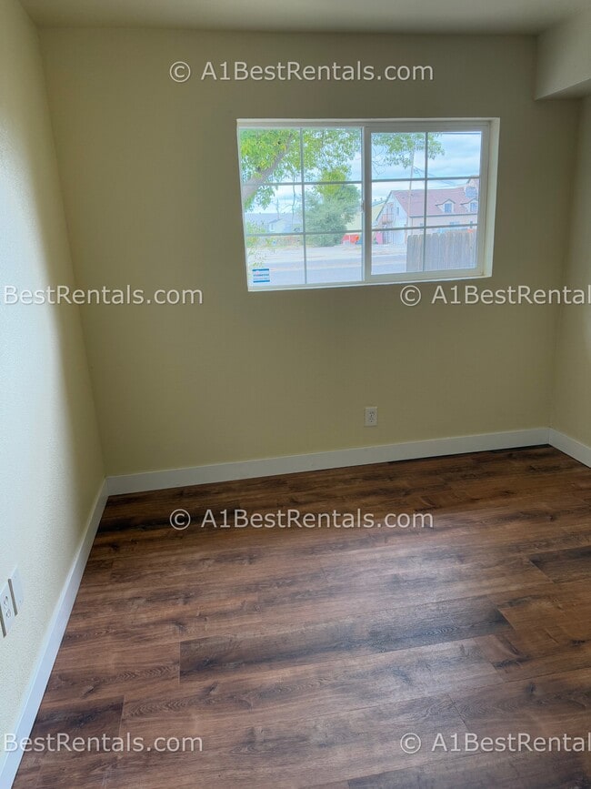 Building Photo - 3205 Sierra St