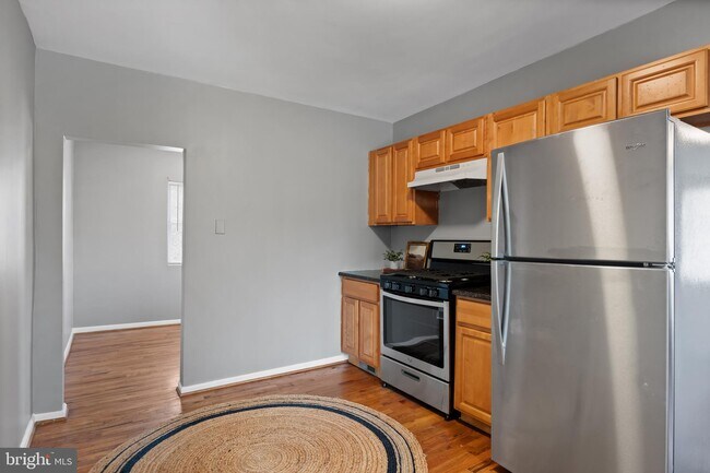 Building Photo - 227 Whittier Ave