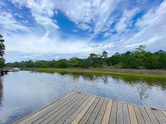 Building Photo - 1914 Capri Dr