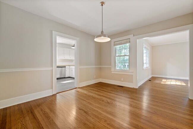 Building Photo - 3bd/1ba Home Near Durham's Lakewood Neighborhood!