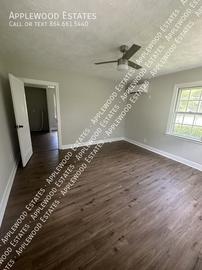 Building Photo - 114 Brookside Rd