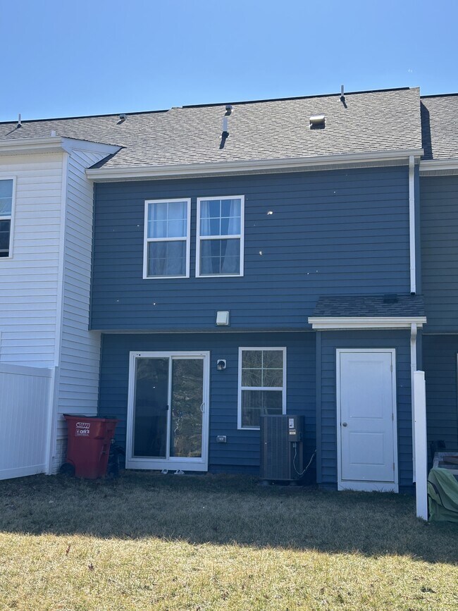 Building Photo - 64 Balsam Ct