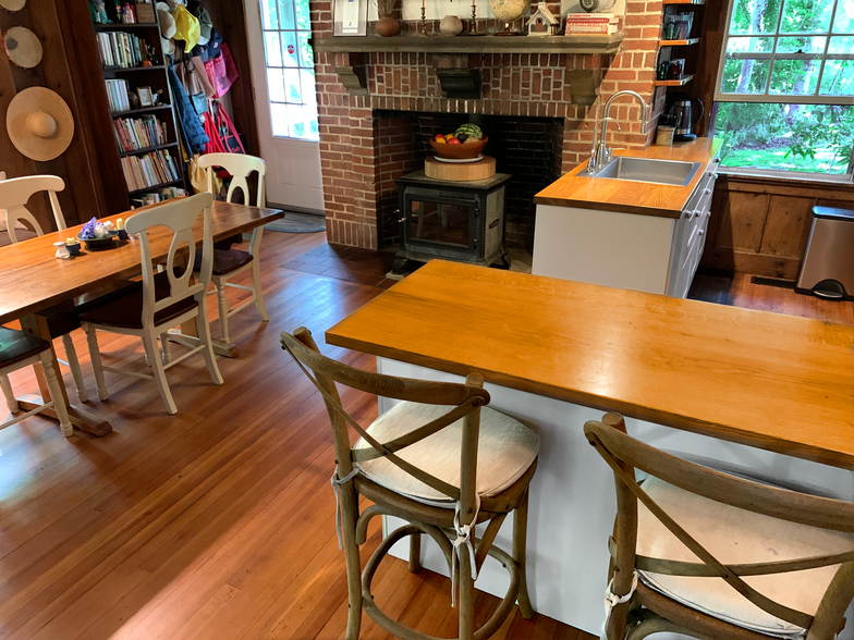 Eat in kitchen - 1B Church St