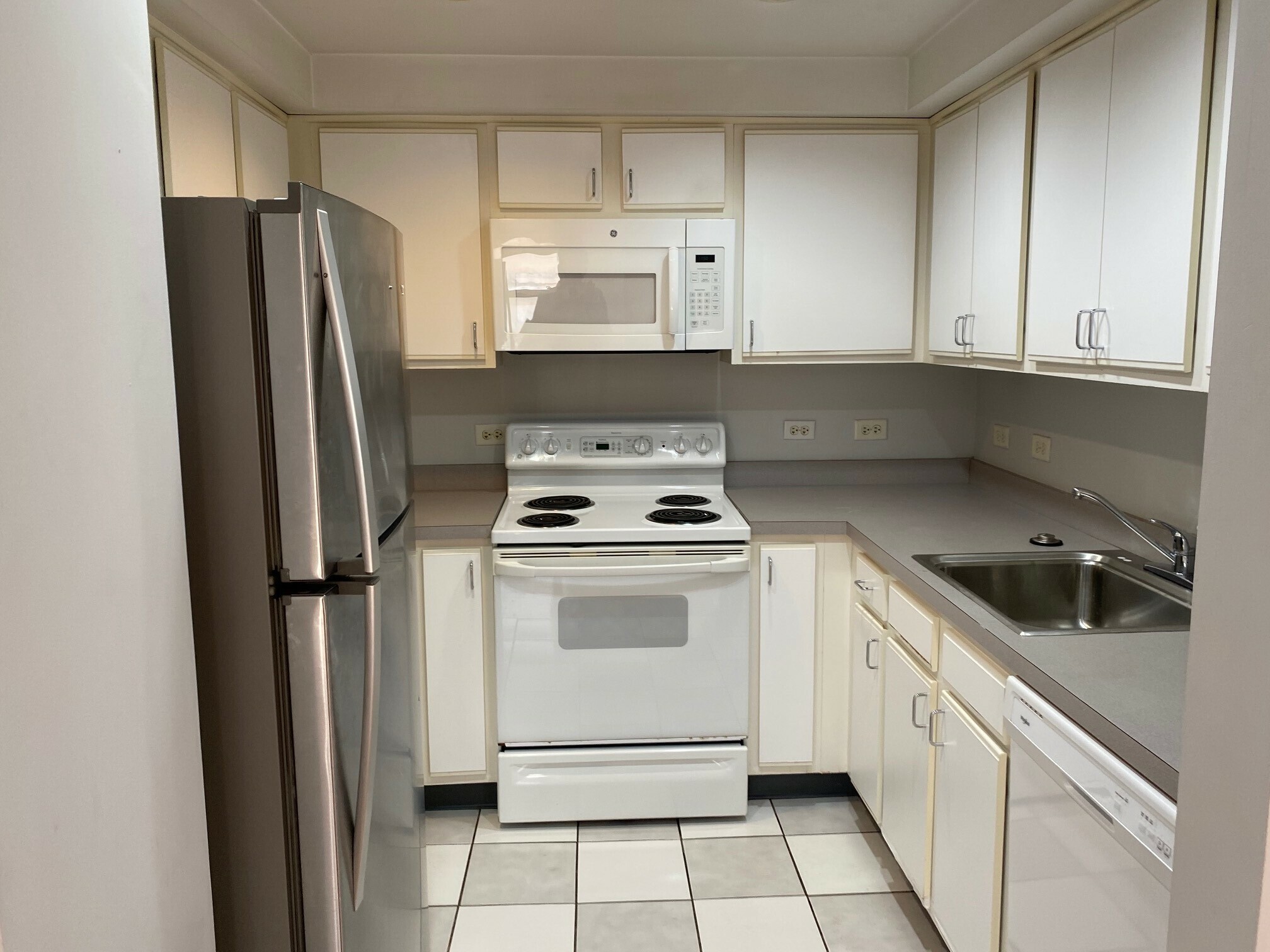 Building Photo - 534 Commonwealth Ave