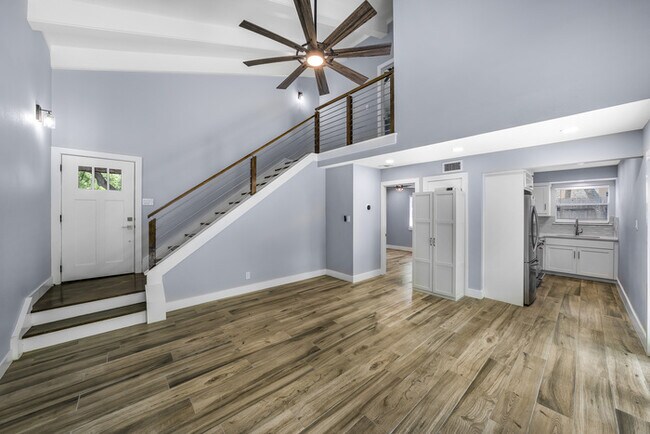 Primary Photo - 1913 Lightsey Rd