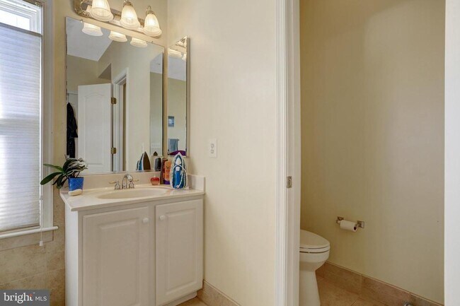 Building Photo - 5257 Bessley Pl