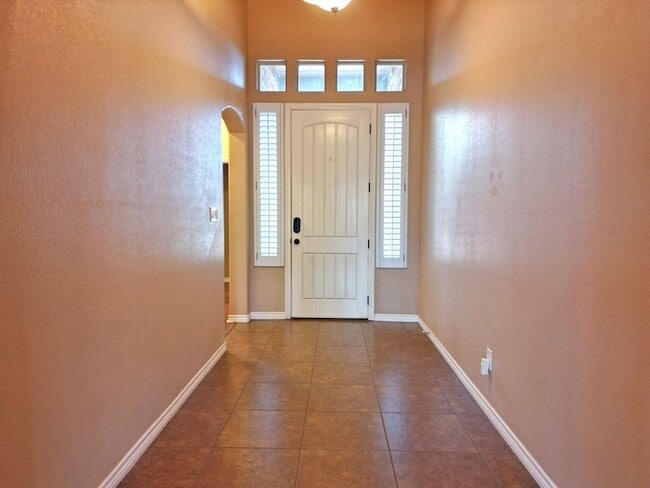 Building Photo - 7305 Bellini St