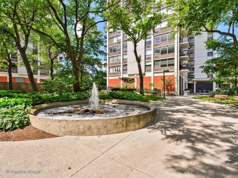 Building Photo - 1360 N Sandburg Ter