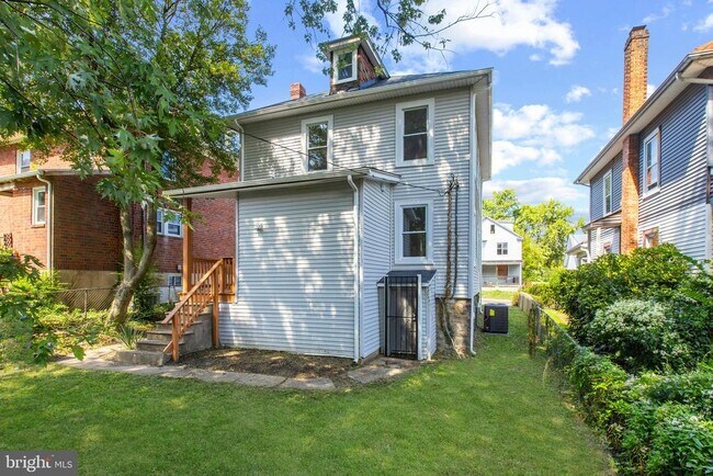 Building Photo - 505 McCabe Ave