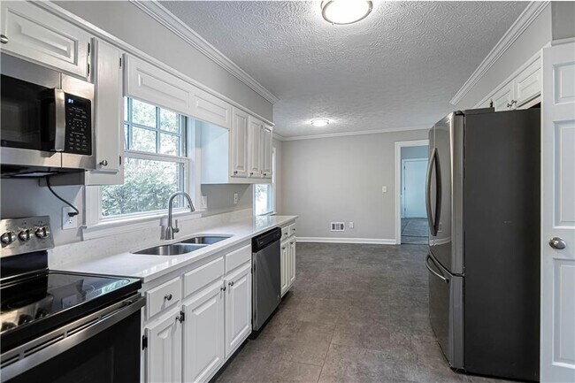 Building Photo - 3165 Henderson Walk