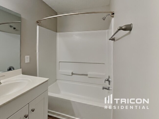 Building Photo - 3622 Evanston Way