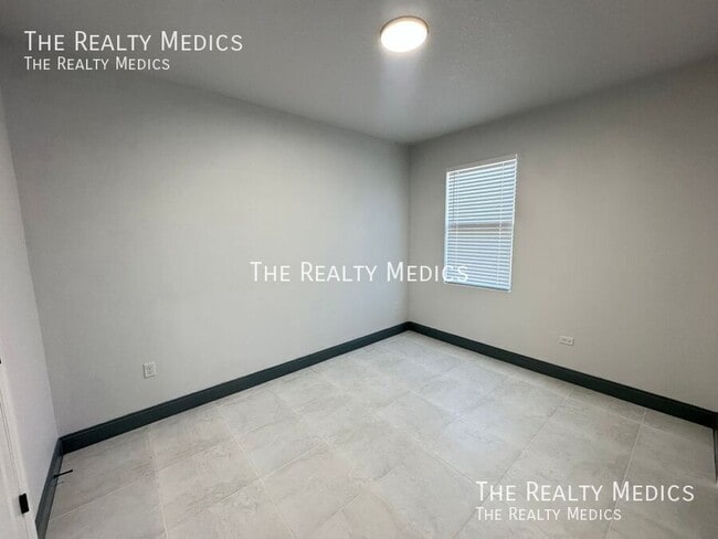 Building Photo - 2226 Rock Dr