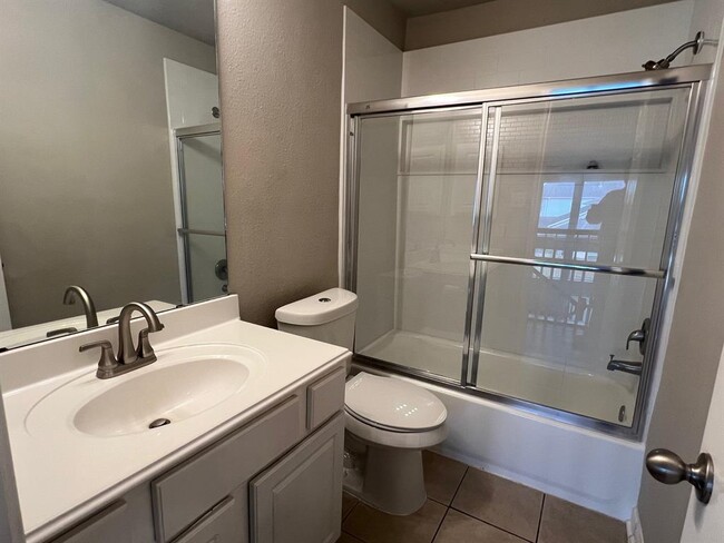 Building Photo - 3821 Armand Dr