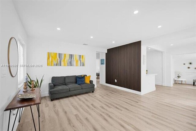 Building Photo - 6540 SW 4th St