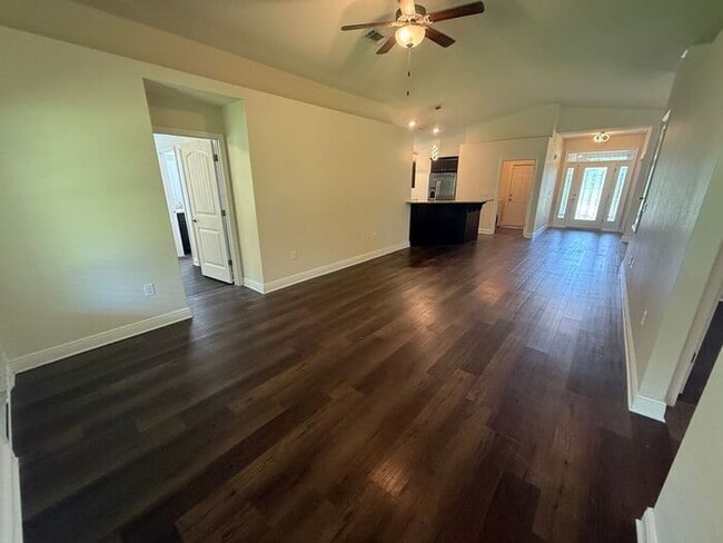 Building Photo - Gulf Breeze - Shadow Lakes - 4 bedroom, 2 ...